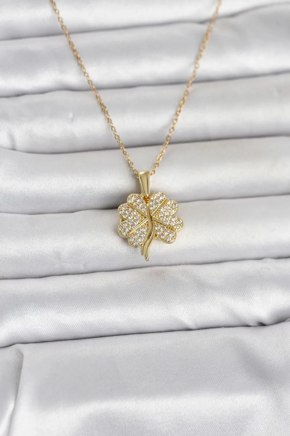 ietaks™ 316L Çelik Gold Renk Açılabilir Yonca Model Zirkon Taşlı Kadın Kolye