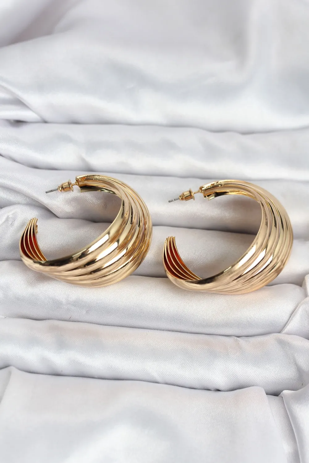 ietaks™ 316L Çelik Gold Renk Yarım Halka Model Kadın Küpe