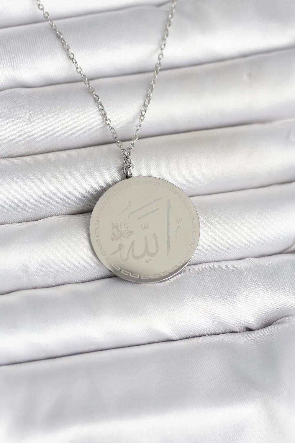 ietaks™ 316L Çelik Gümüş Renk Ayetel Kürsi ve Allah Yazılı Kolye