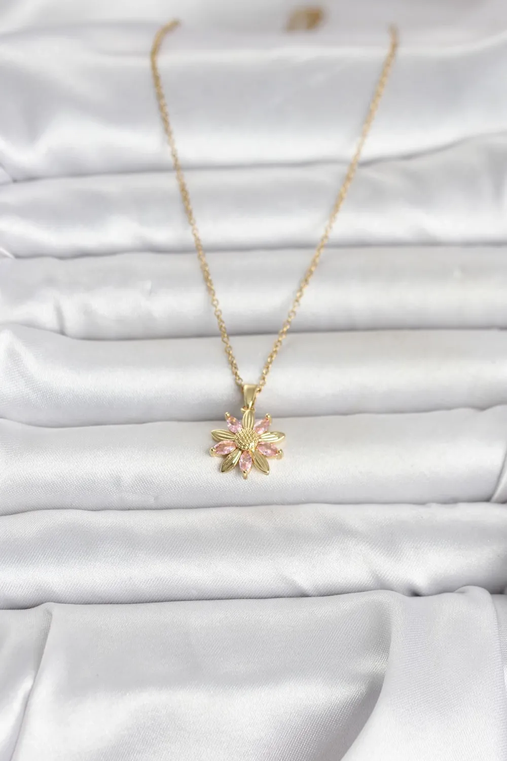ietaks™ 316L Çelik Zincir Gold Renk Pembe Papatya Model Kadın Kolye