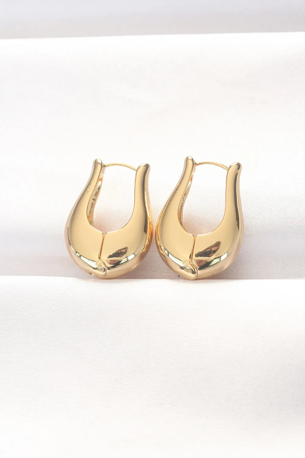 ietaks™ Pirinç Gold Renk Bombeli Küpe