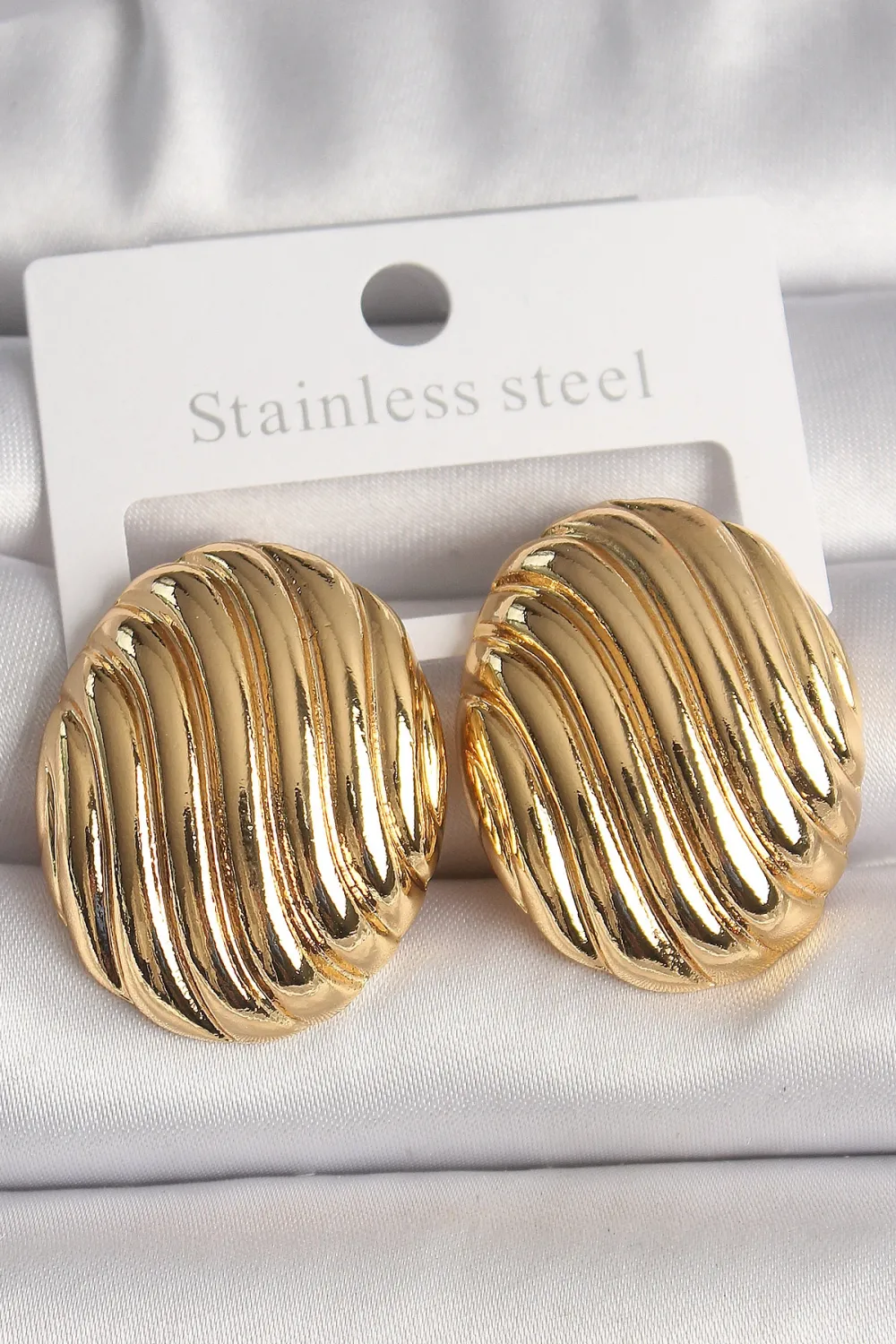 ietaks™ Pirinç Gold Renk İşlemeli Oval Model Kadın Küpe