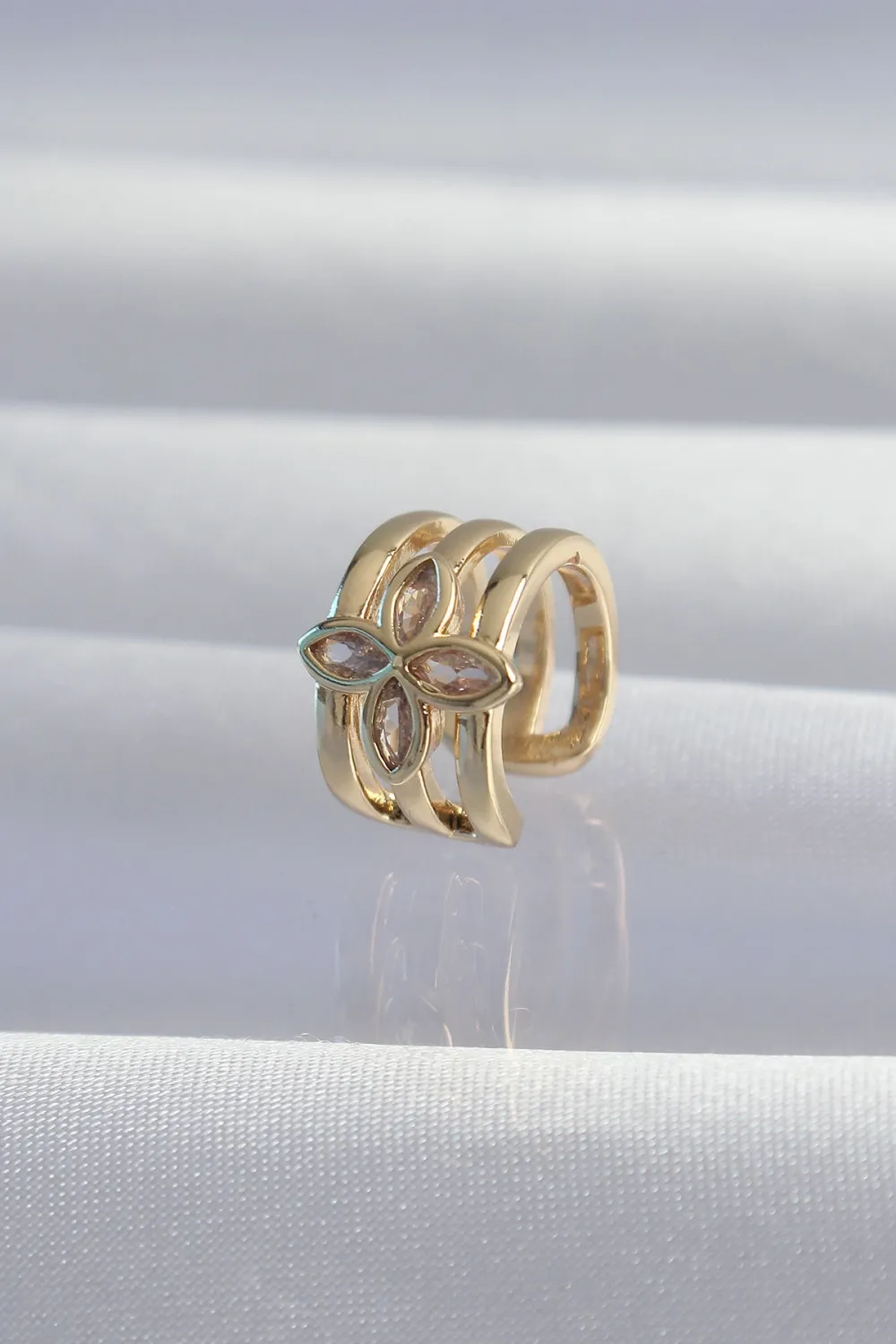 ietaks™ Pirinç Gold Renk Yonca Earcuff Küpe
