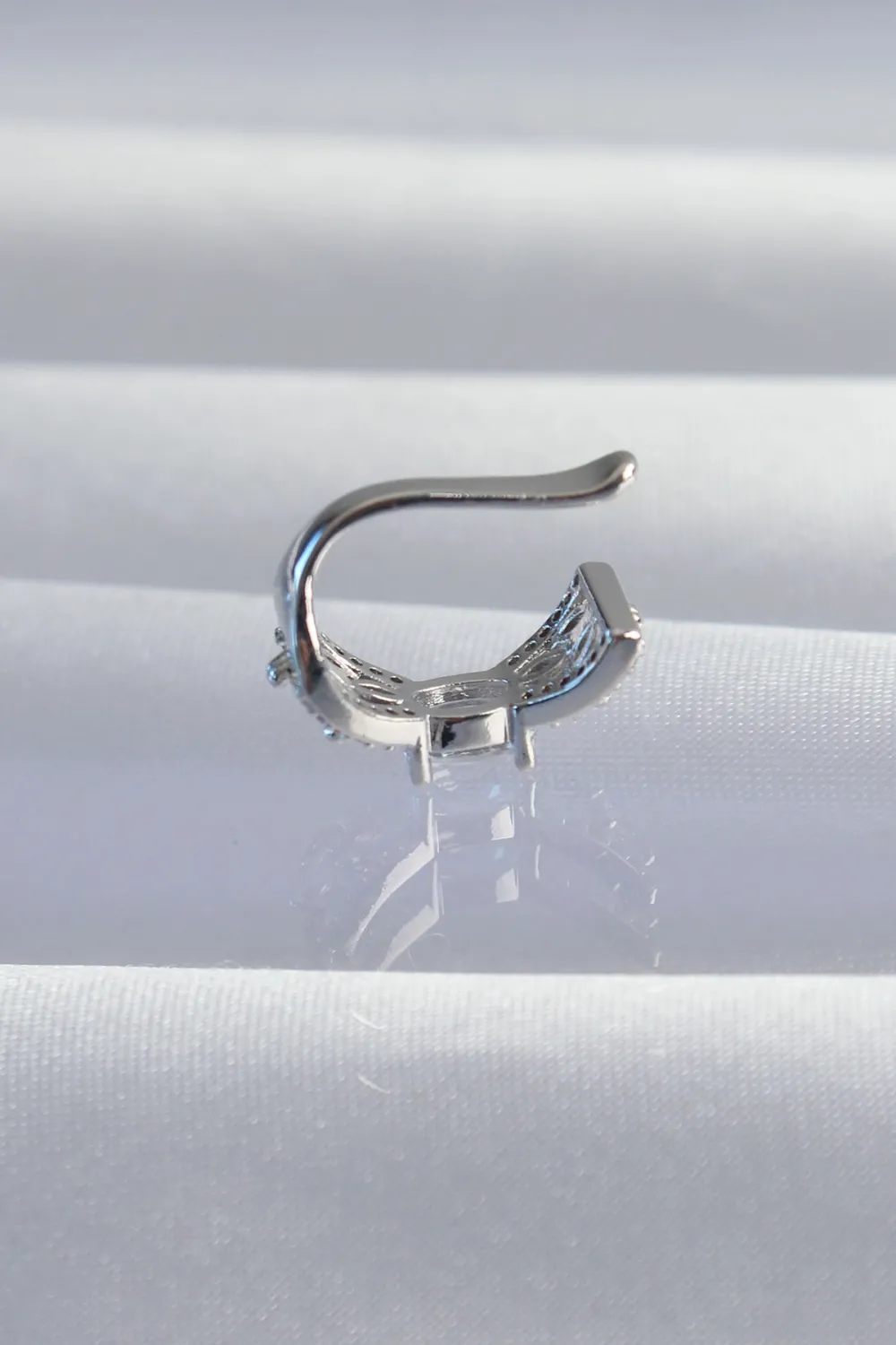 ietaks™ Pirinç Gümüş Renk Zirkon Taş Kaplama Earcuff Küpe