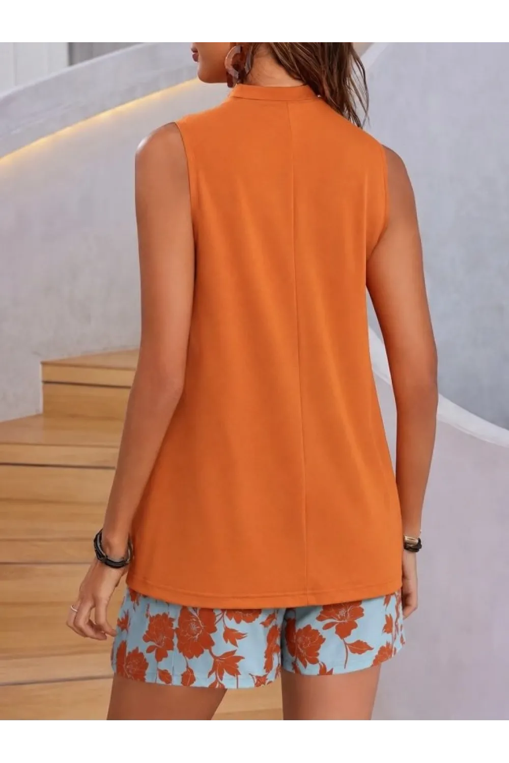 Kadın Askılı V Yakalı Sandy Bluz Ve Desenli Short Ikili Takım