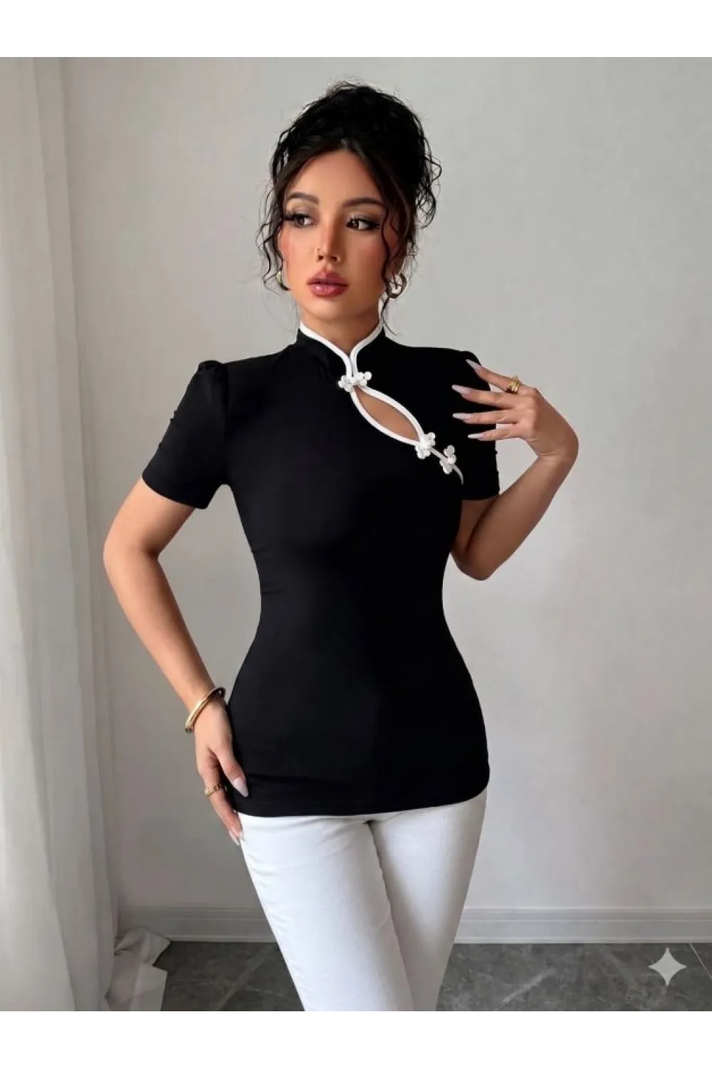 Kadın Beyaz şerit Detaylı Dar Kesim Dik Yaka Bluz