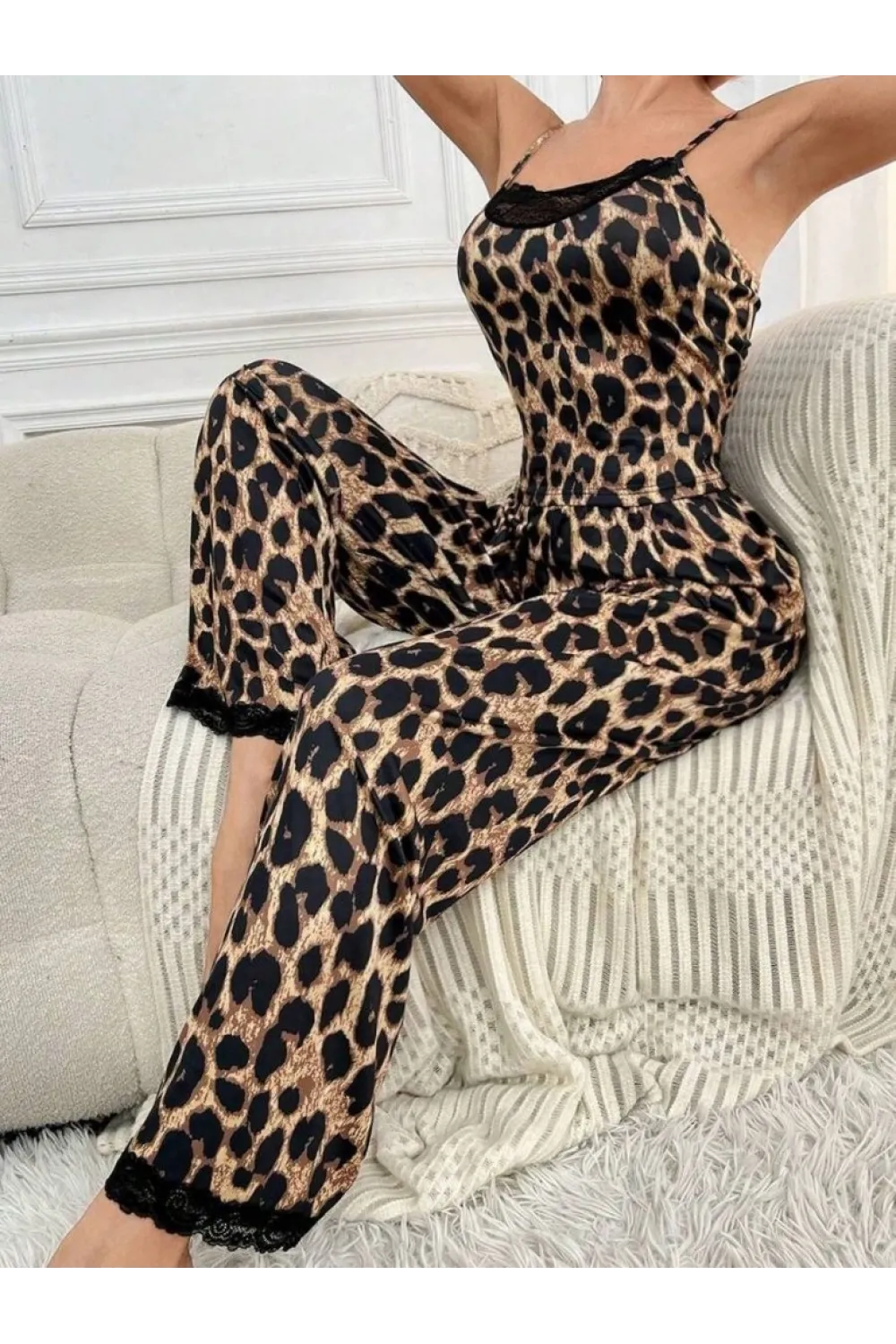 Kadın Ip Askılı Yakası Dantelli Bluz Ve Pijama Sandy Ikili Takım