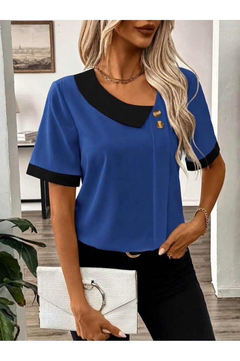 Kadın Kısa Kollu Asımetrik Yaka Detaylı Düğmeli Dubai Bluz