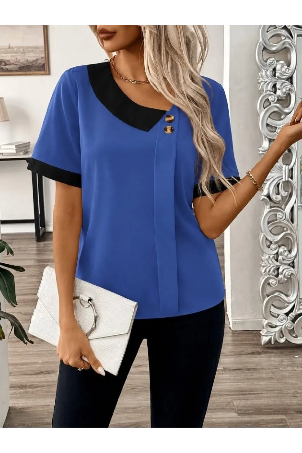 Kadın Kısa Kollu Asımetrik Yaka Detaylı Düğmeli Dubai Bluz