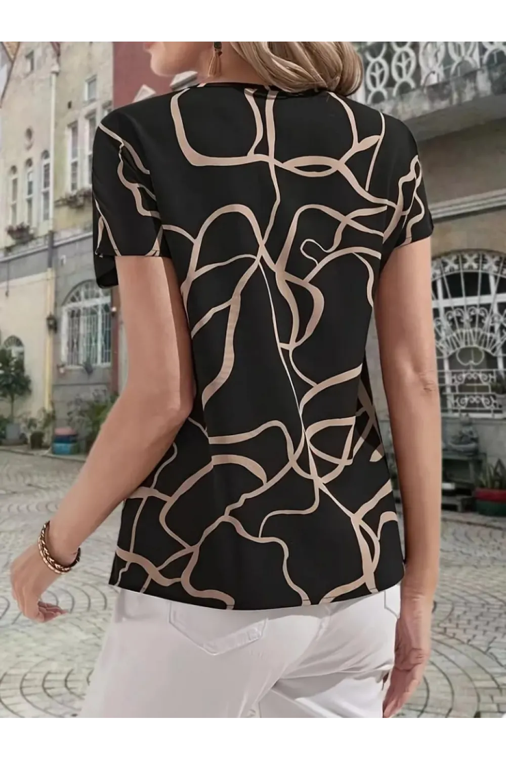 Kadın Kısa Kollu Bisiklet Yaka Süprem Desenli Bluz