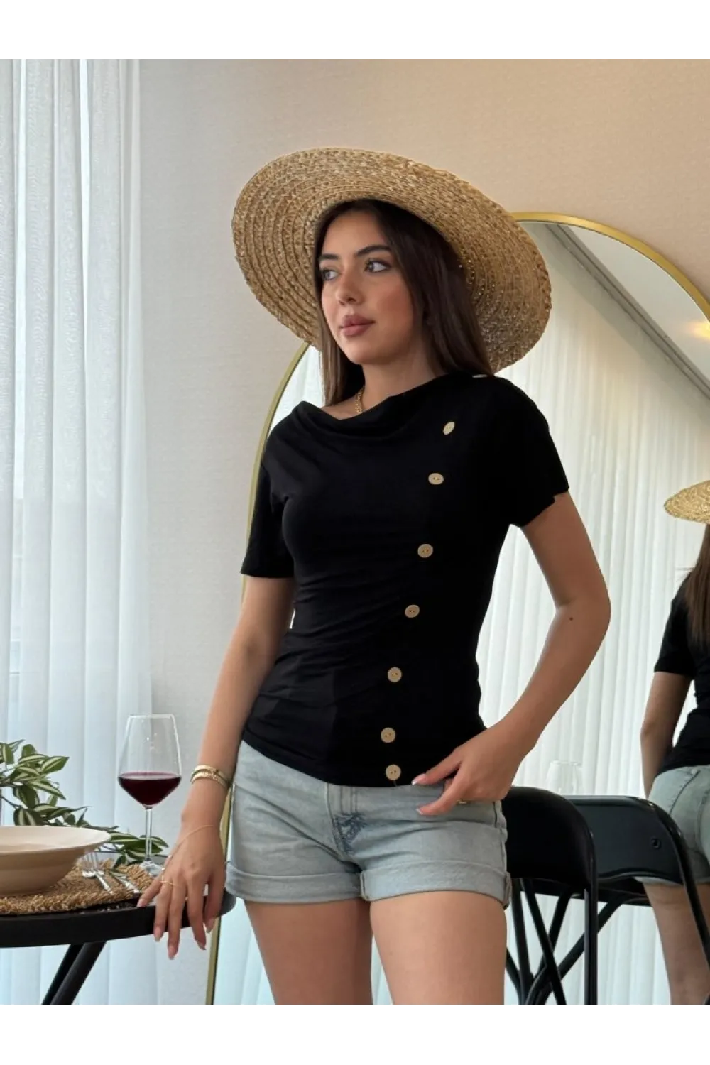 Kadın Kısa Kollu Degaje Yaka Düğme Detay Viskon Bluz