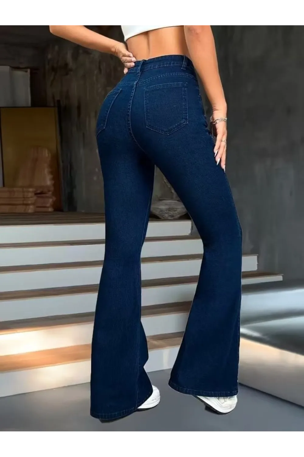 Kadın Yüksek Bel Paçaya Doğru Geniş Kot Pantolon