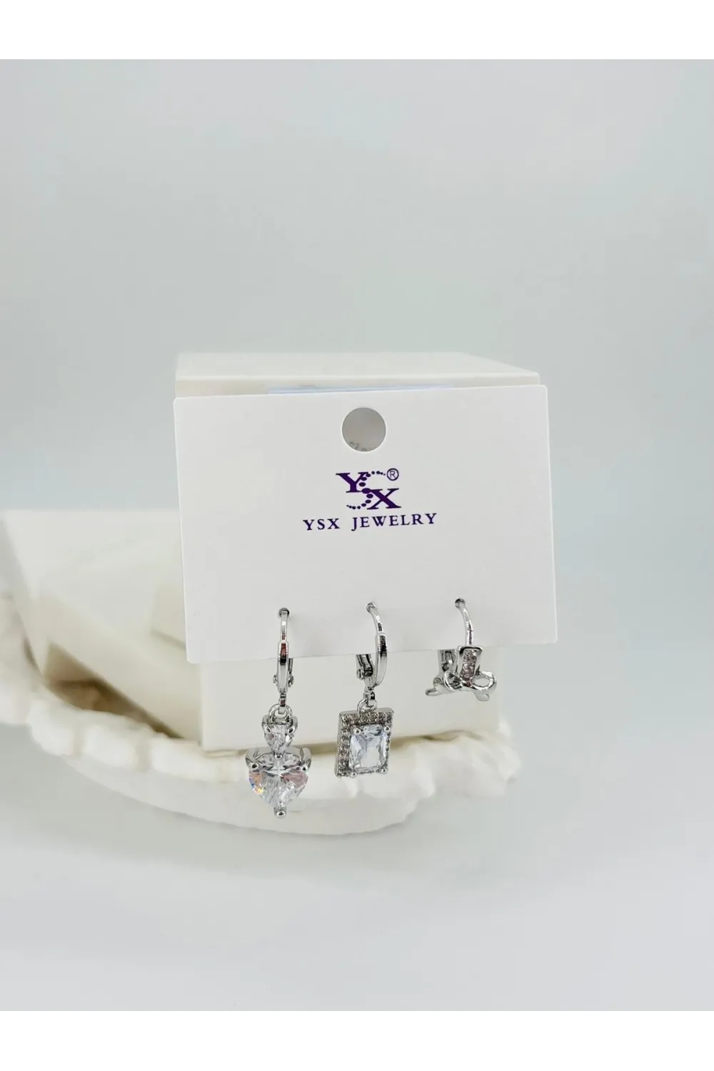 Kalp Detaylı Üçlü Kombin Küpe - Kp00550