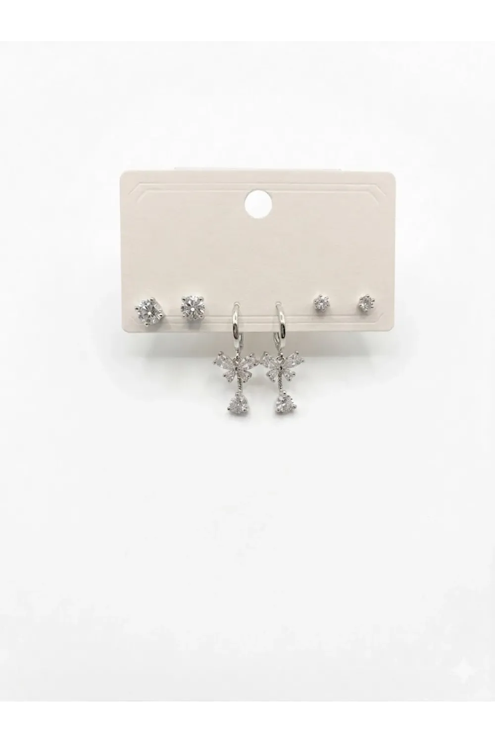 Kelebek Detaylı Sallantılı Küpe - Kp00571