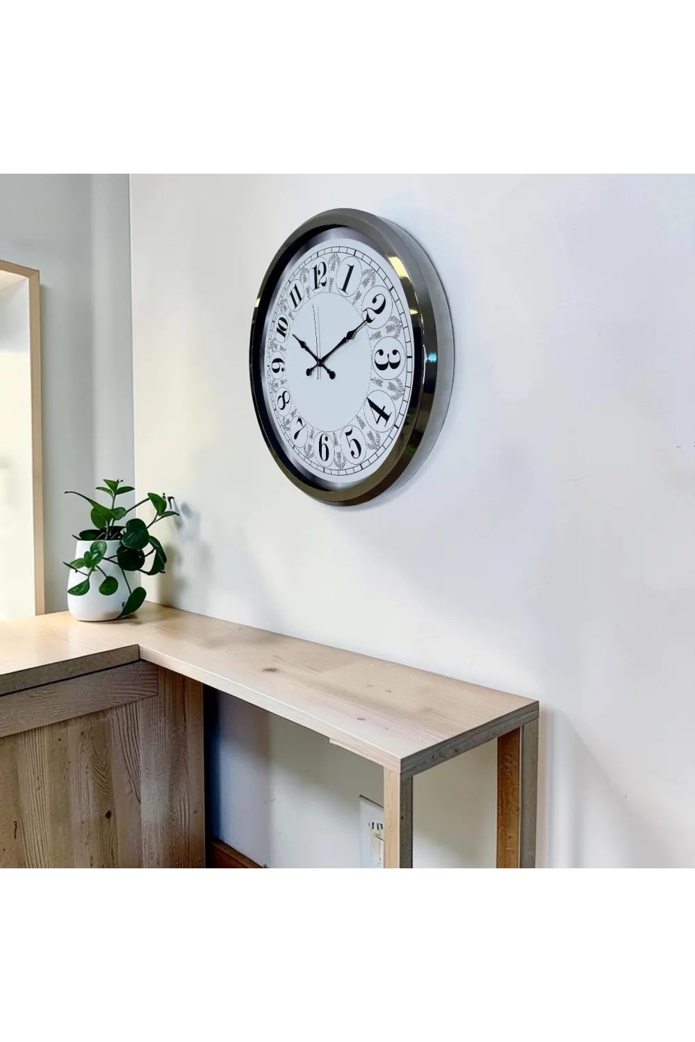 Krom Modern Desenli 52 x 52 Cm Duvar Saati