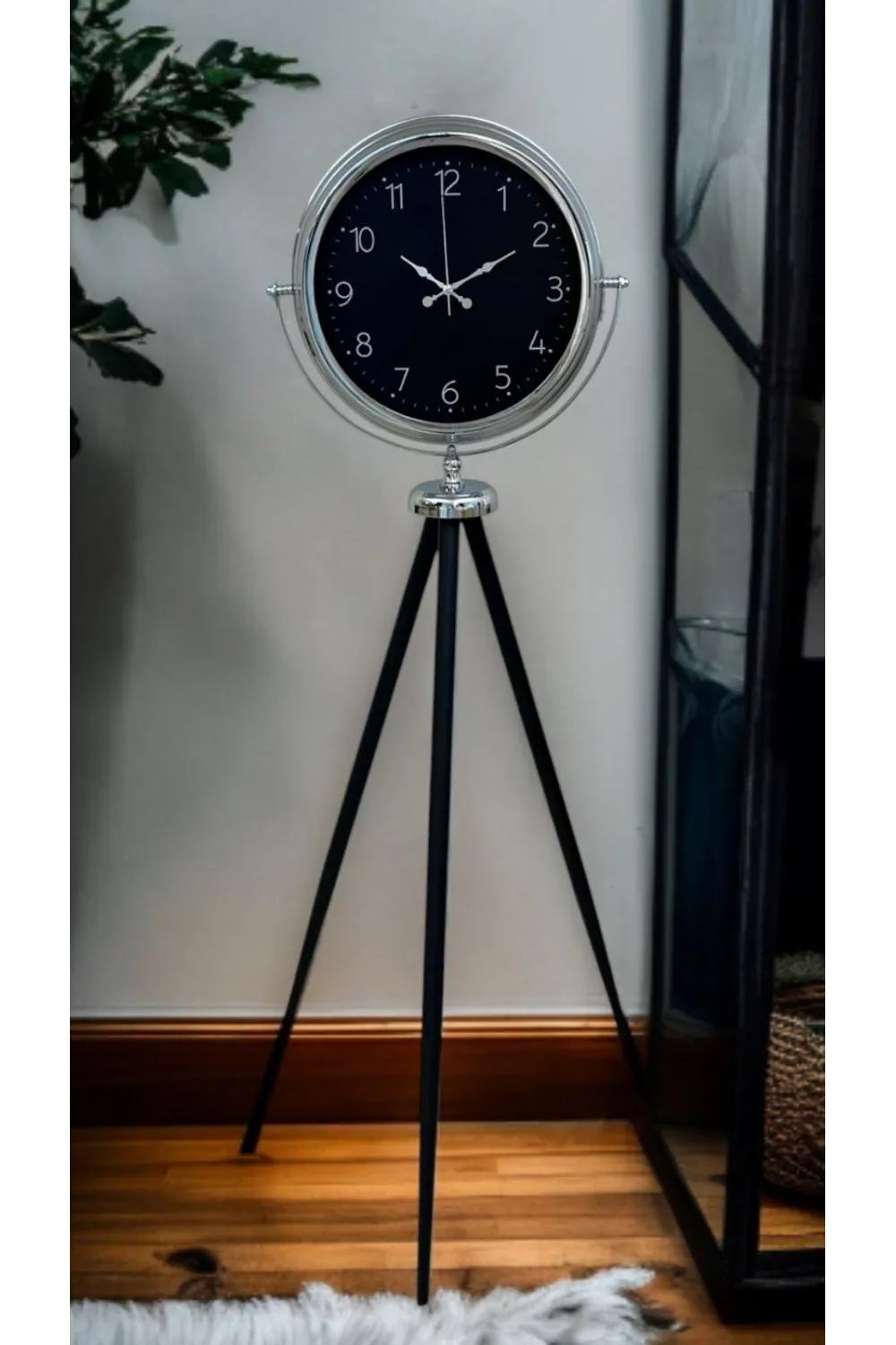 Krom Zarif Tripod Ayaklı Saat