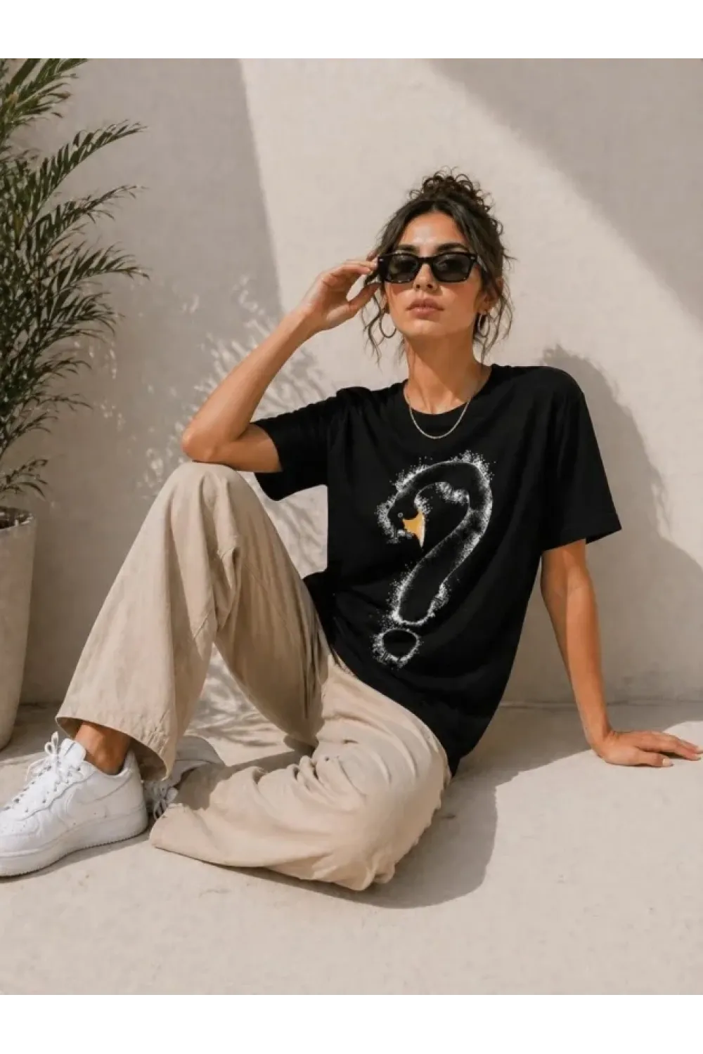 Kuğu Figürlü Soru İşareti Baskılı Tişört Kısa Kol T-Shirt - Siyah