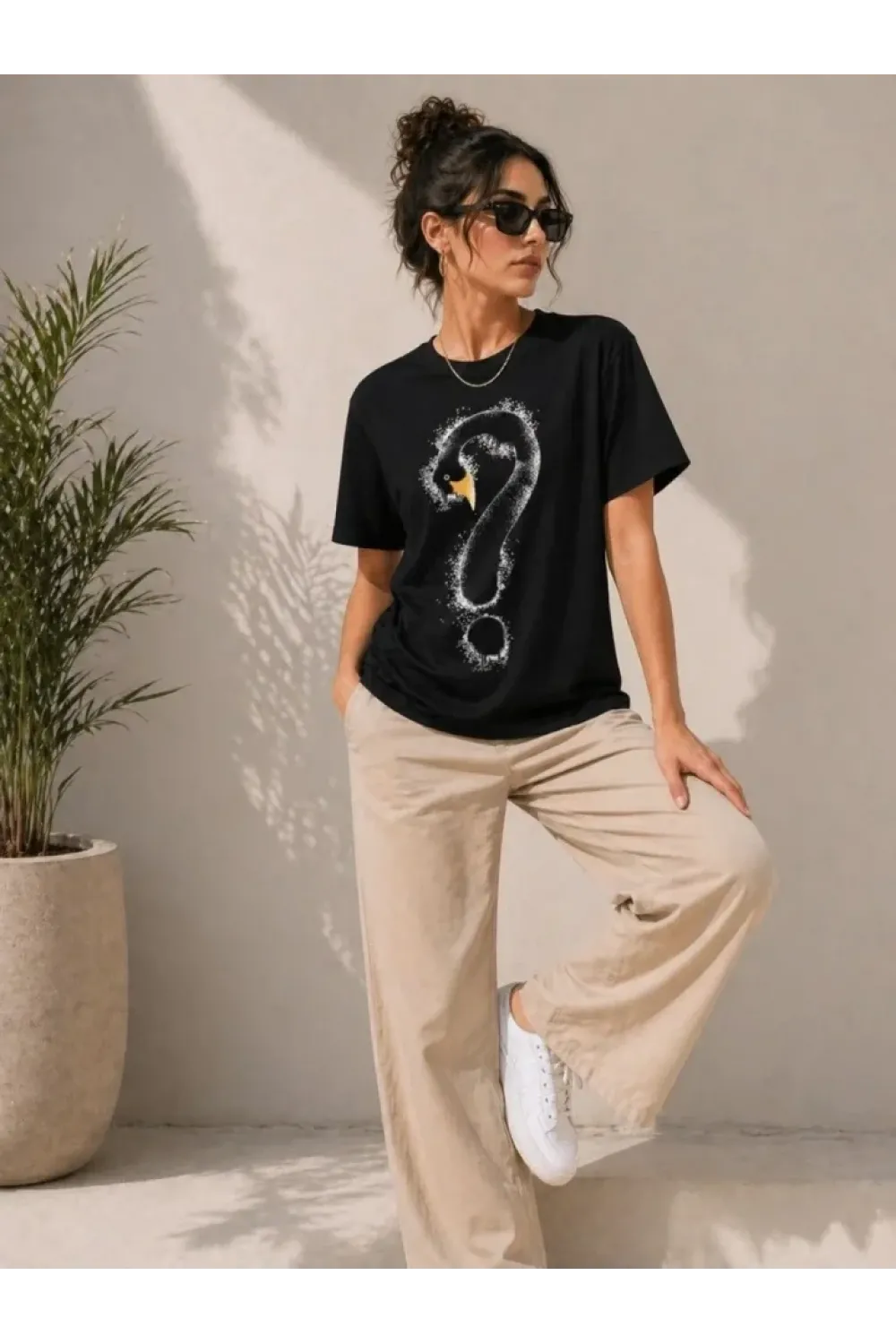 Kuğu Figürlü Soru İşareti Baskılı Tişört Kısa Kol T-Shirt - Siyah