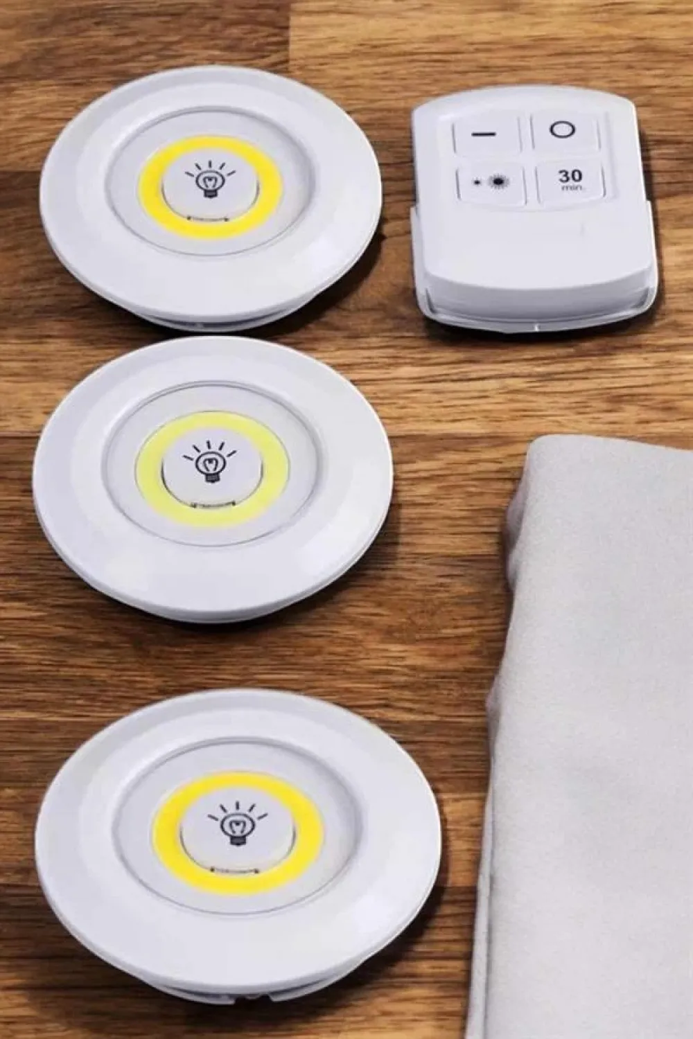 Led Lamba 3lü Uzaktan Kumandalı Yapışkanlı Beyaz Işık