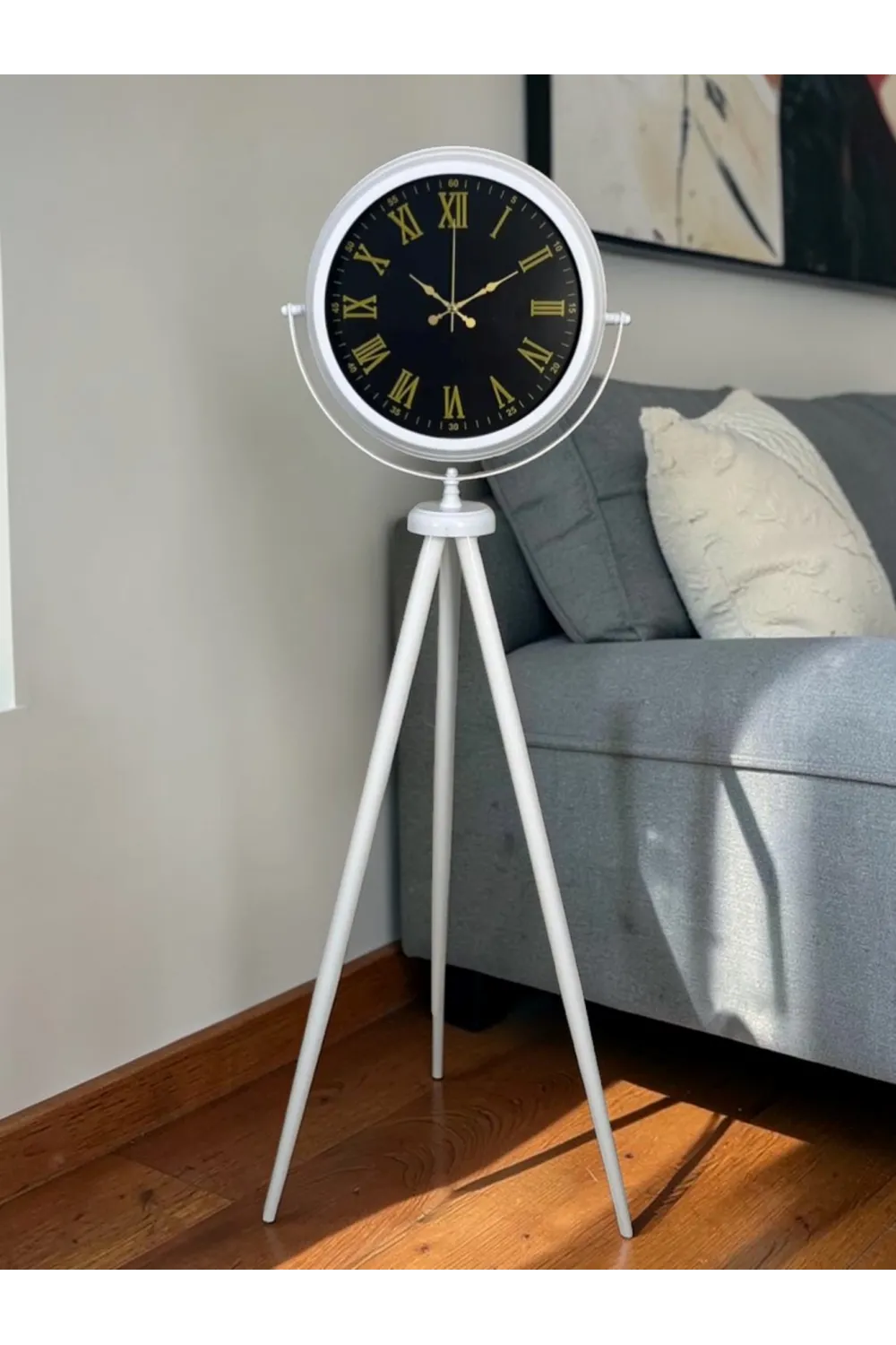 Lüks Beyaz Tripod Ayaklı Saat