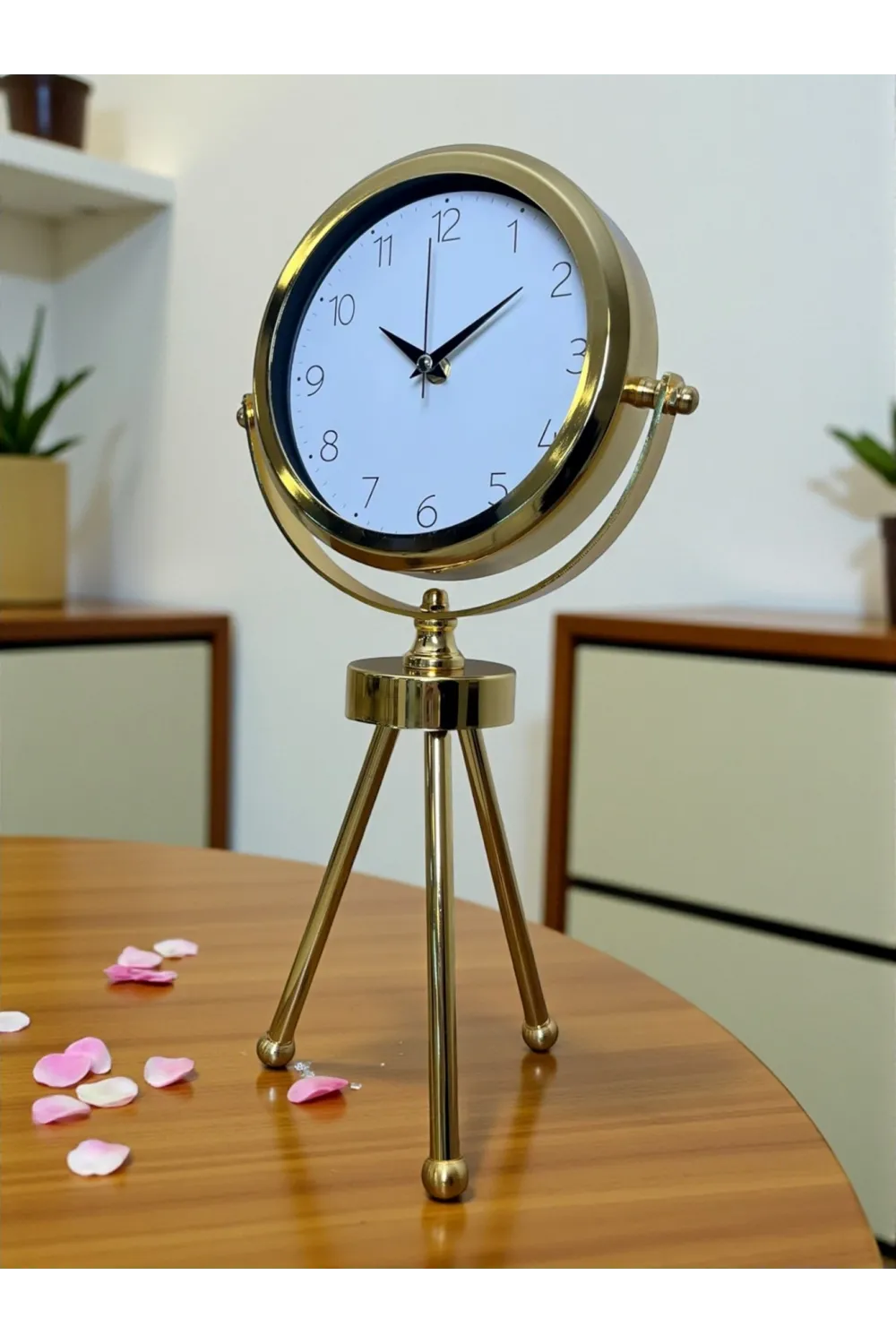Luxe Glow Gold Üç Ayaklı Metal Masa Saati
