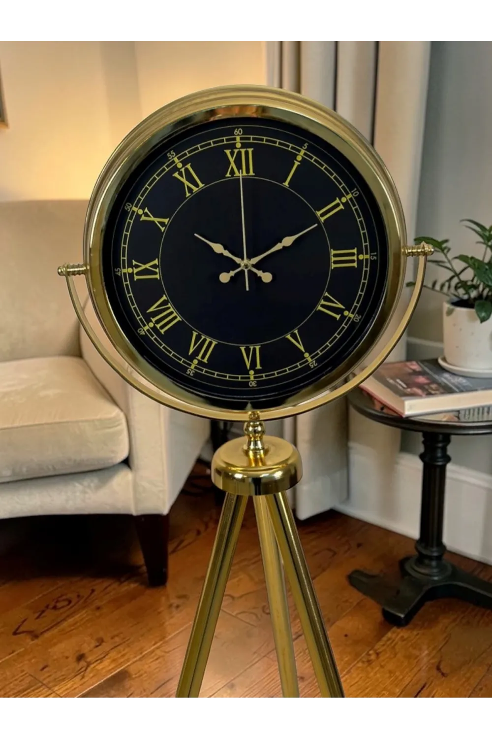 Luxury Gold Tripod Ayaklı Modern Saat