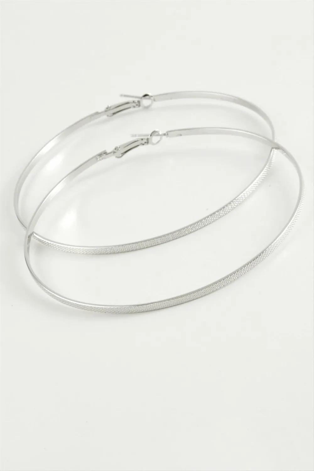 Noktalı Metal Halka Küpe 8-10 cm