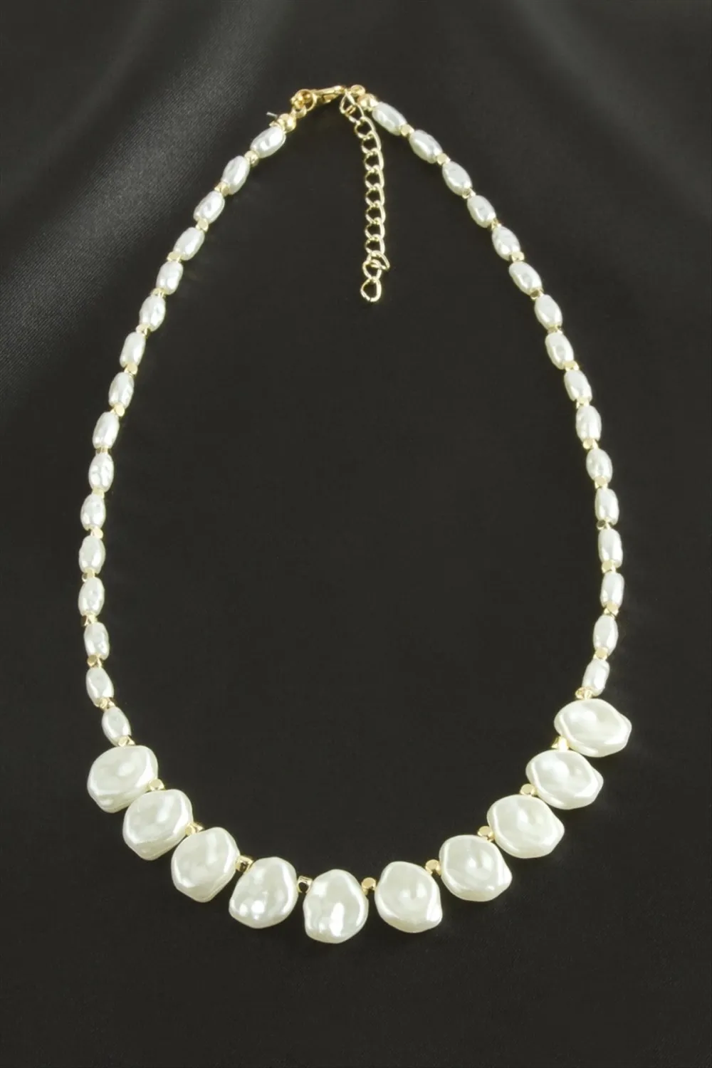 Oval Arpa Kesim İnci Kolye