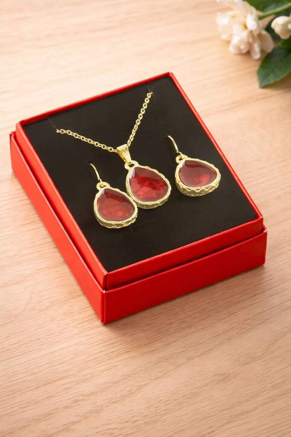 Oval Mineli Kutulu Kolye Set