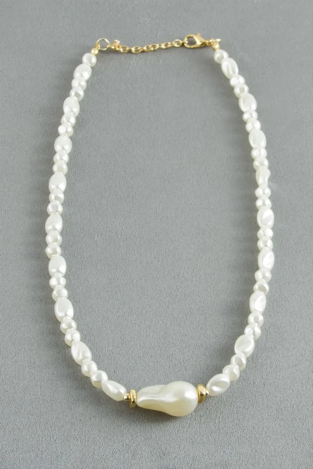 Oval Taşlı İnci  Kolye