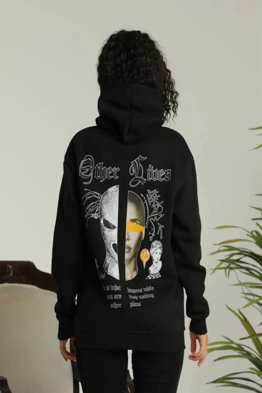 Oversize Üç İplik Kapüşonlu Sweatshirt – Siyah “Other Lives” Ön Ve Arka Baskılı, Şardonlu Kışlık, Rahat Günlük Model Siiyah