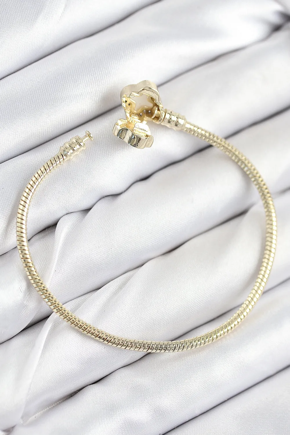 ietaks™ Pirinç Charm Zirkon Taşlı Yonca Model Gold Renk Kadın Bileklik