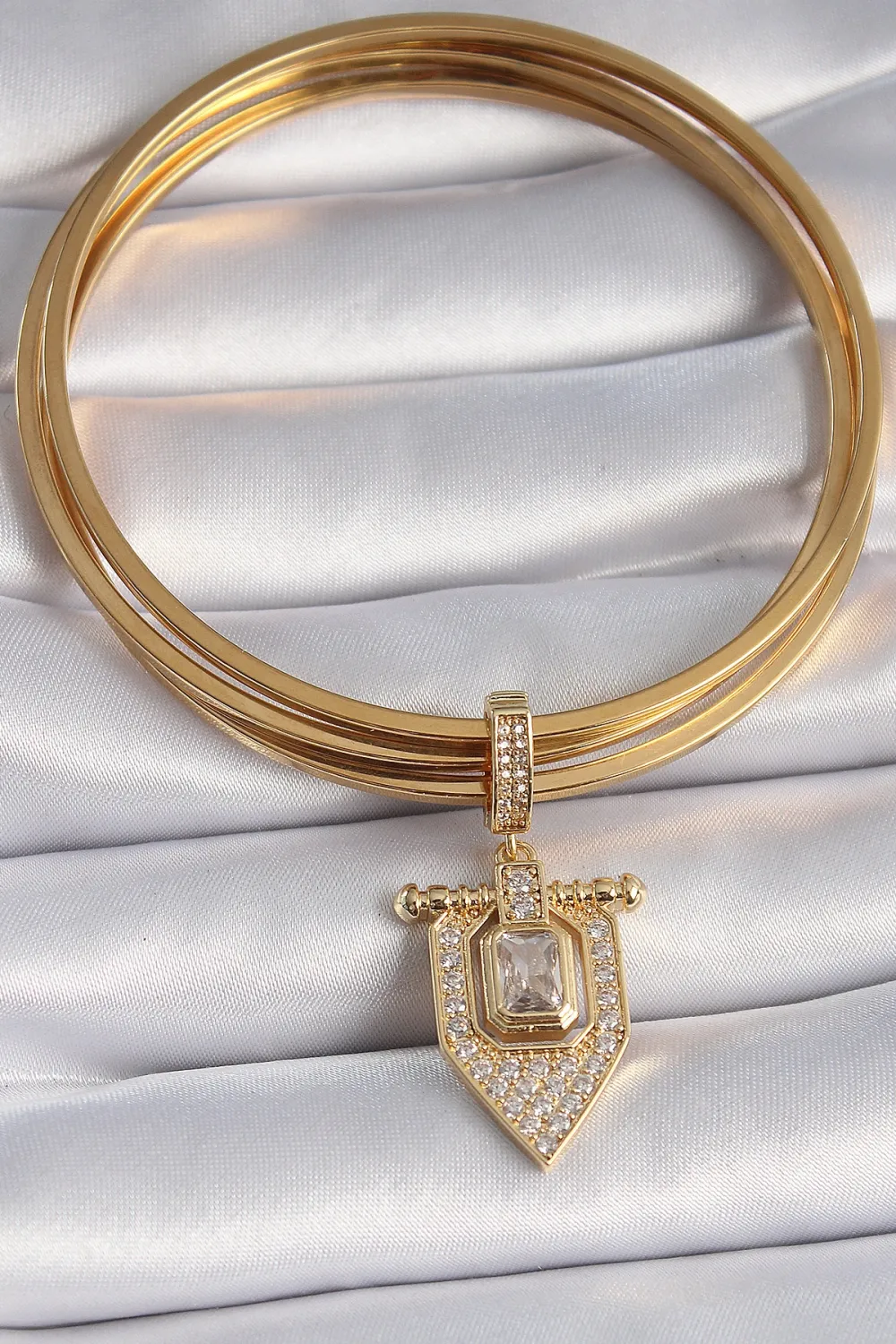 ietaks™ Pirinç Gold Renk Baget Zirkon Taşlı Ajda Charm