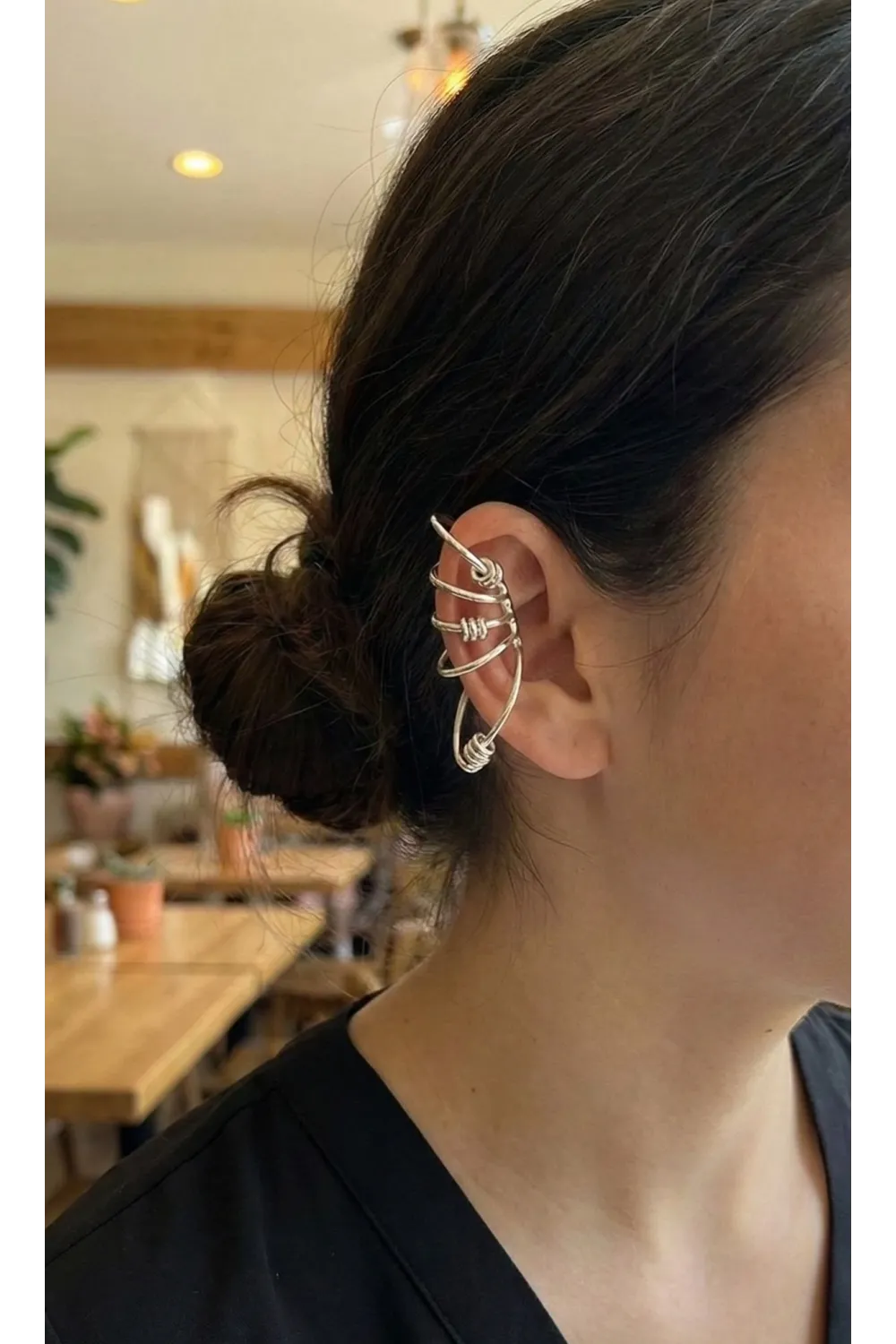 Pirinç Halkalı Model Gümüş Renk Kıkırdak Küpe