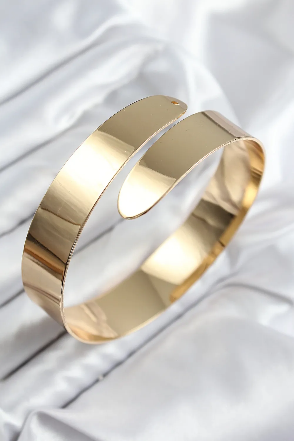 ietaks™ Pirinç Sarmal Model Gold Renk Pazu Bileklik