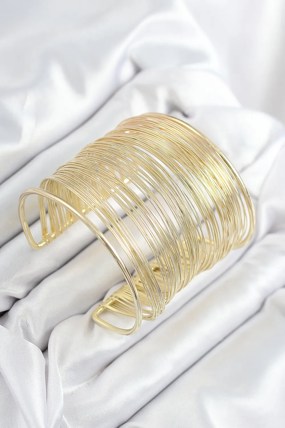 ietaks™ Pirinç Tel Sarma Model Gold Renk Kadın Bileklilk