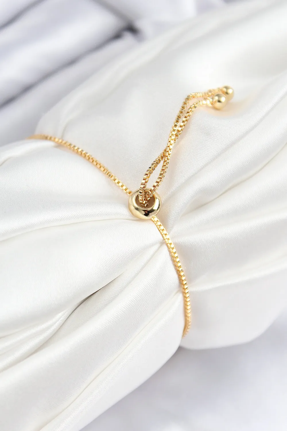 ietaks™ Pirinç Zirkon Taşlı Daire Model Gold Renk Asansörlü Kadın Bileklik