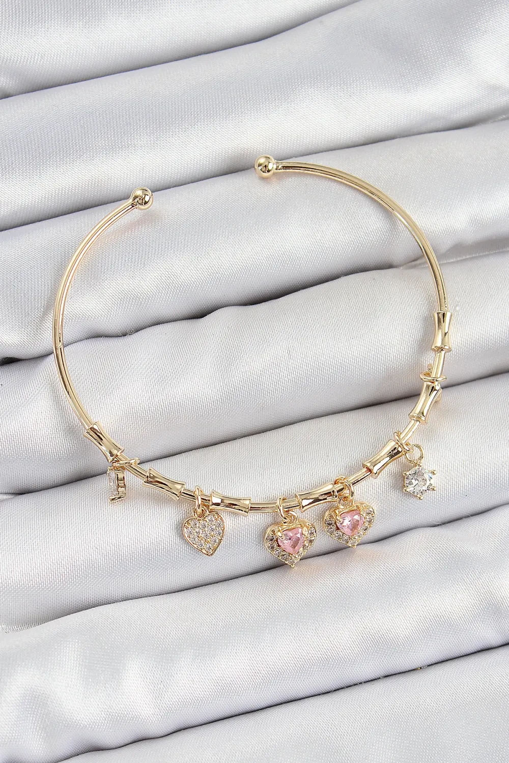 Pirinç Zirkon Taşlı Pembe Kalp Model Gold Renk Charm Bileklik