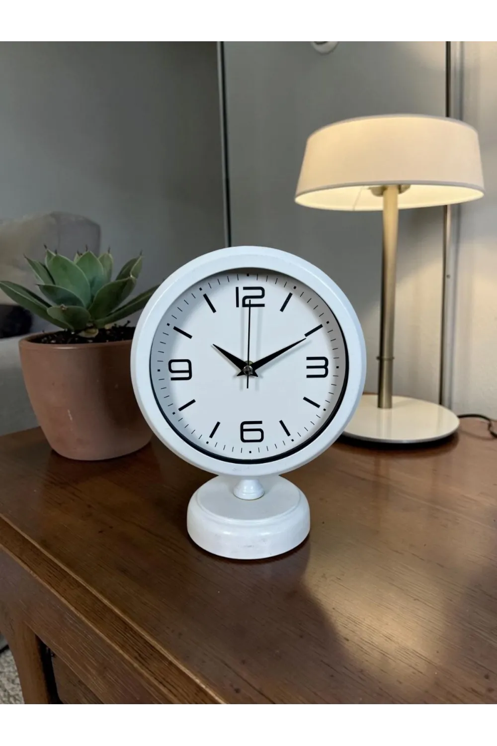 Premium Beyaz 25 x 20 Cm Metal Masa Saati