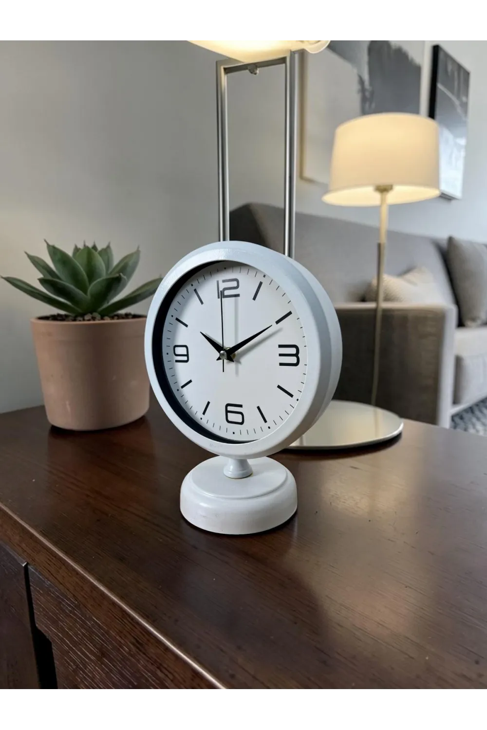 Premium Beyaz 25 x 20 Cm Metal Masa Saati