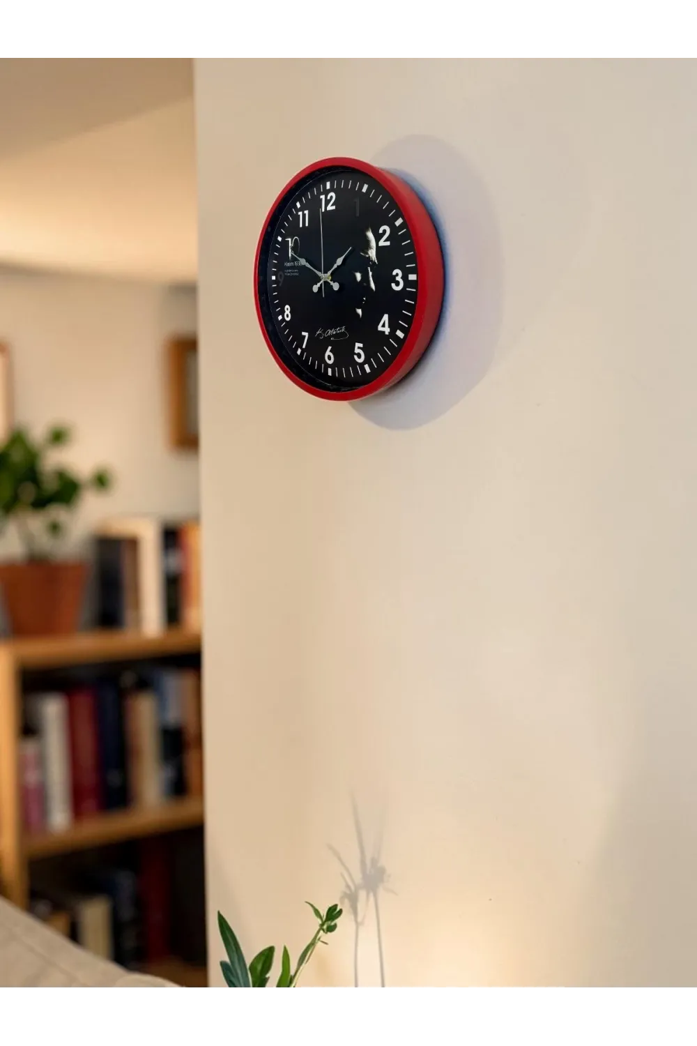 Prestij Kırmızı 36 Cm Atatürk Tasarımlı Duvar Saati