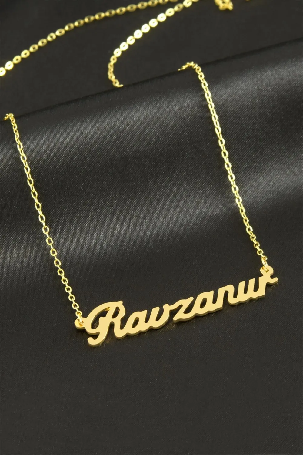 Ravzanur İsimli Kolye