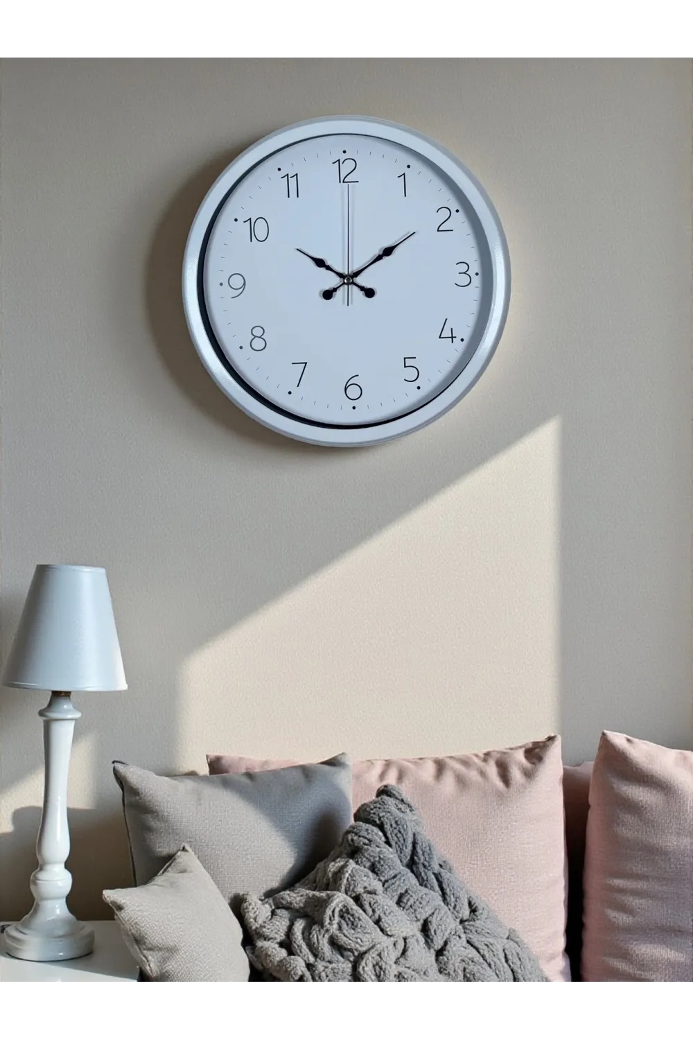 Sade Tasarım Beyaz 40 Cm Metal Standart Duvar Saati