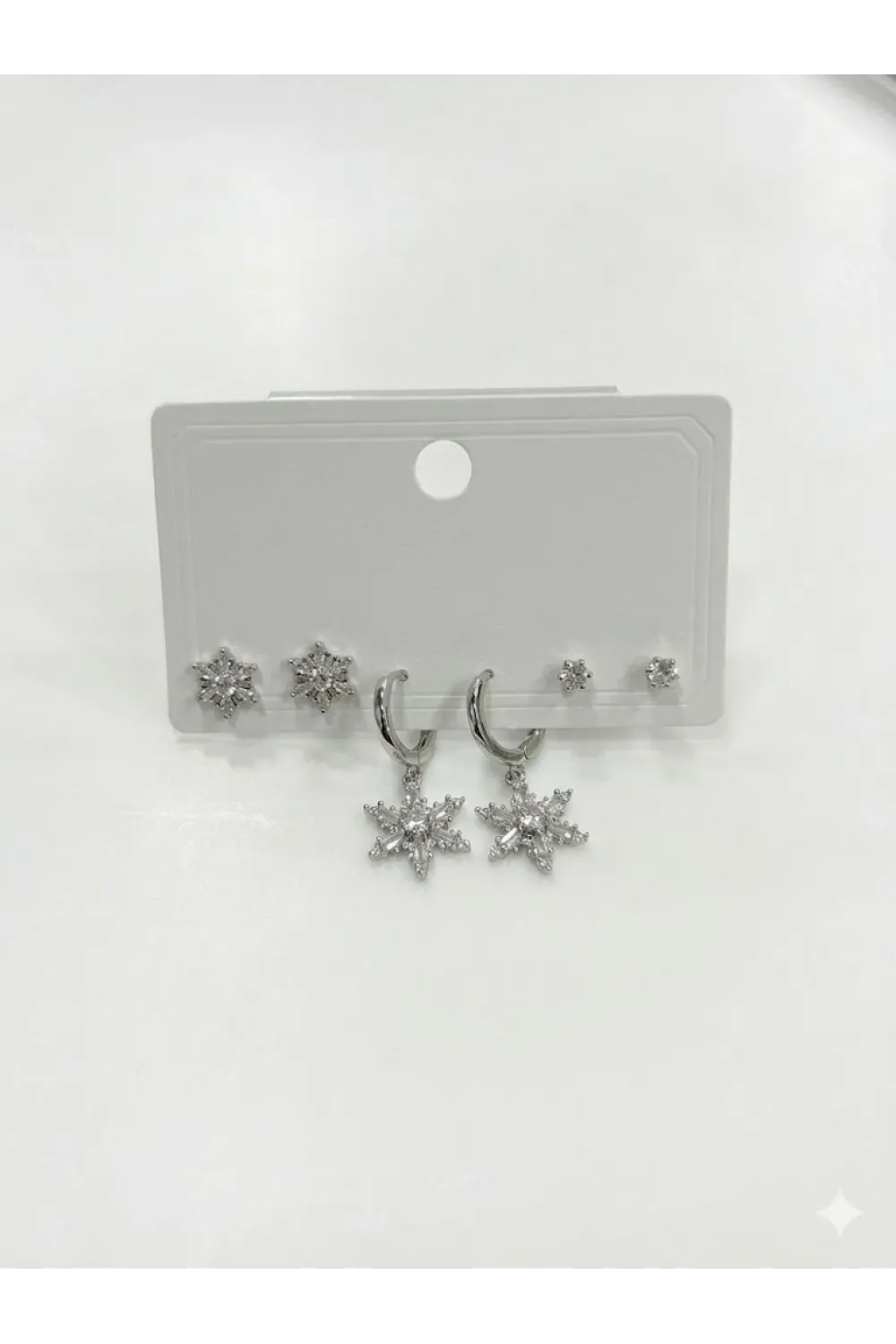 Sallantılı Kar Tanesi Detaylı Altılı Küpe - Kp00618