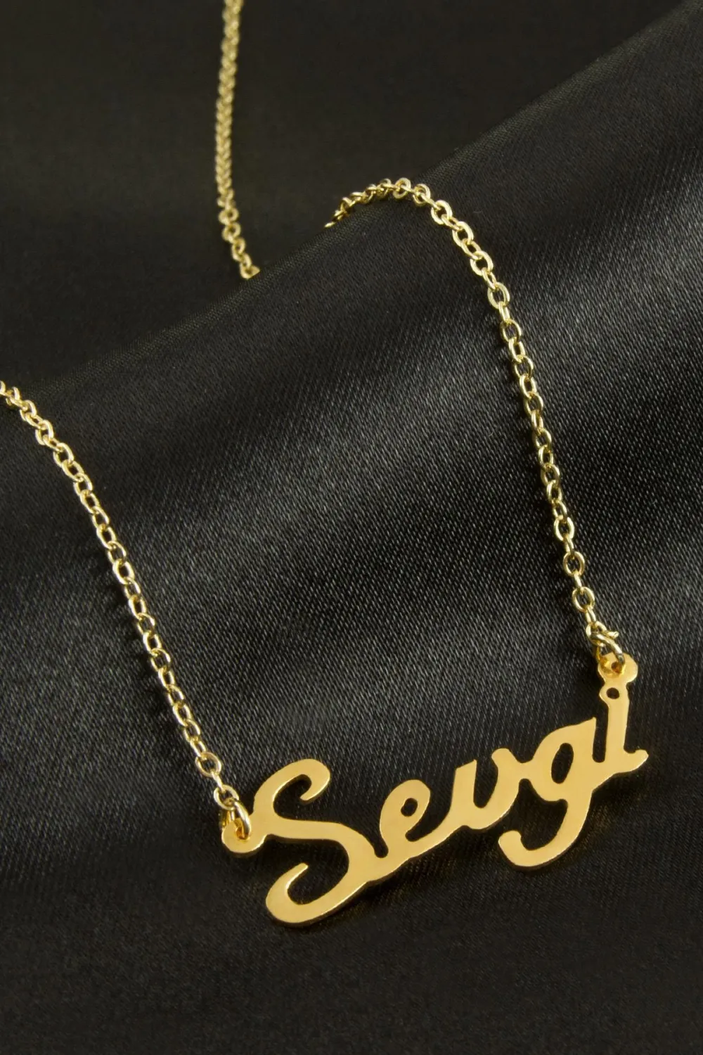Sevgi isimli kolye (Kişiye Özel)