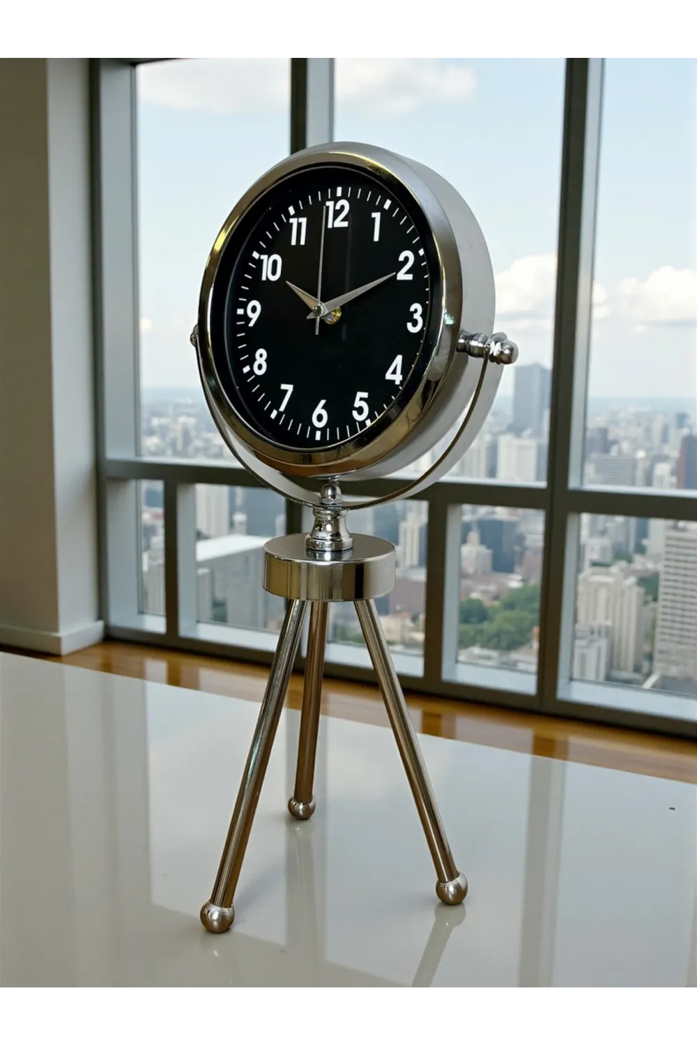 Silver Classic Tasarım Üç Ayaklı Metal Masa Saati