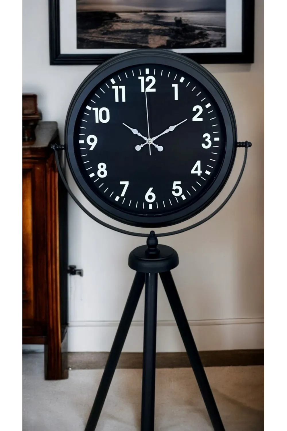 Siyah Asil Standart Stil Tripod Ayaklı Saat