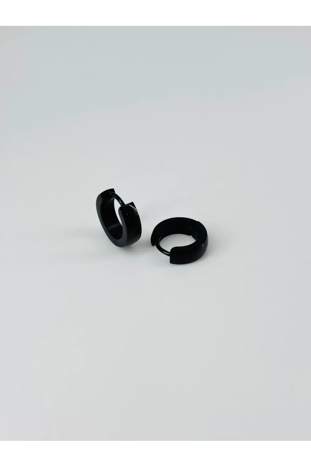 Siyah Çelik Erkek Küpe Çap (8 Mm) Kalınlık (4 Mm) - Ekp0031