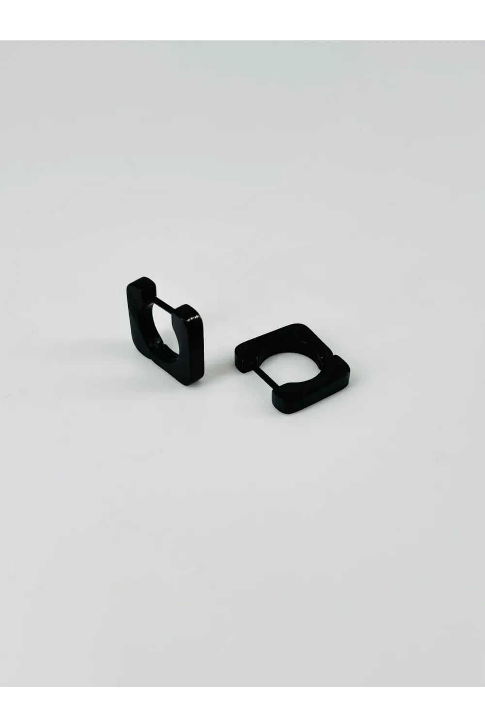 Siyah  Çelik Erkek Küpe Çap (9 Mm) Kalınlık (3 Mm) - Ekp0014