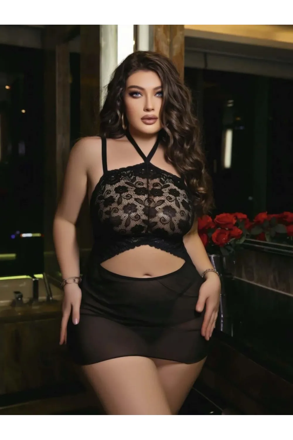 Siyah Dantel İşlemeli Göğüs Dekolteli Boyundan Bağlamalı Fantezi String Tül Gecelik Takımı